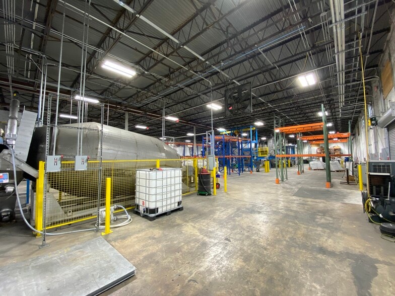 More Photos Of 5295 NW 163rd St, Miami Lakes Warehouse For Lease