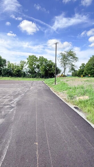 More Photos Of 130 S Mitthoeffer Rd, Indianapolis Warehouse For Sale