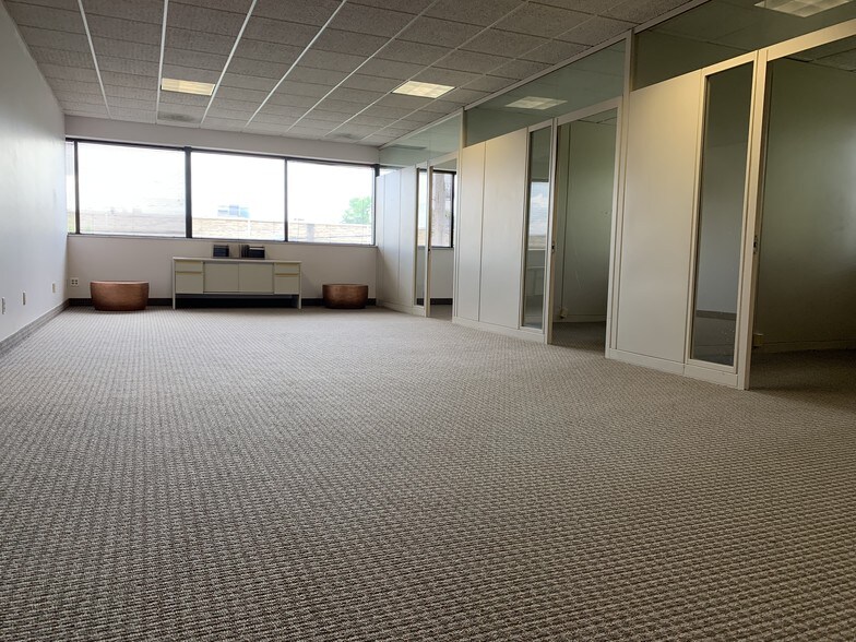 More Photos Of 23330 Commerce Park, Beachwood Office For Lease