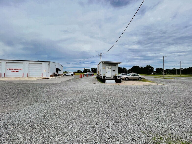 More Photos Of 120 W Peak Blvd, Muskogee Freestanding For Sale