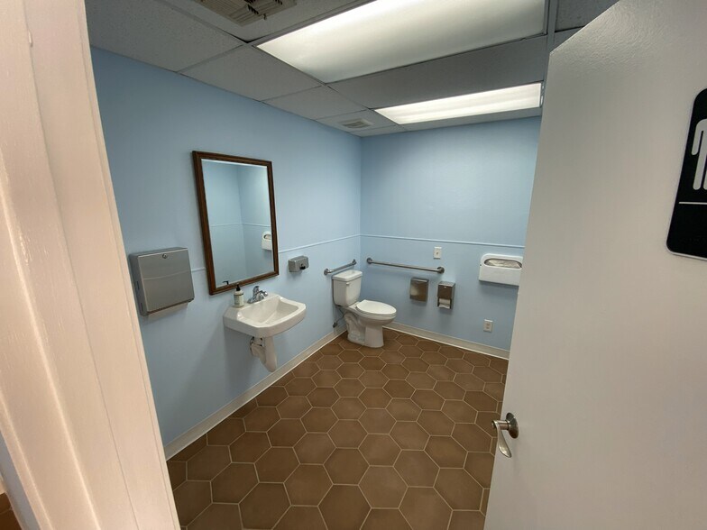 More Photos Of 1490 6th St, Coachella Medical For Lease