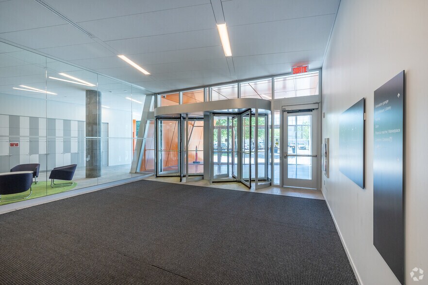 More Photos Of 8275 Rte Transcanadienne, Saint-Laurent Unknown For Lease