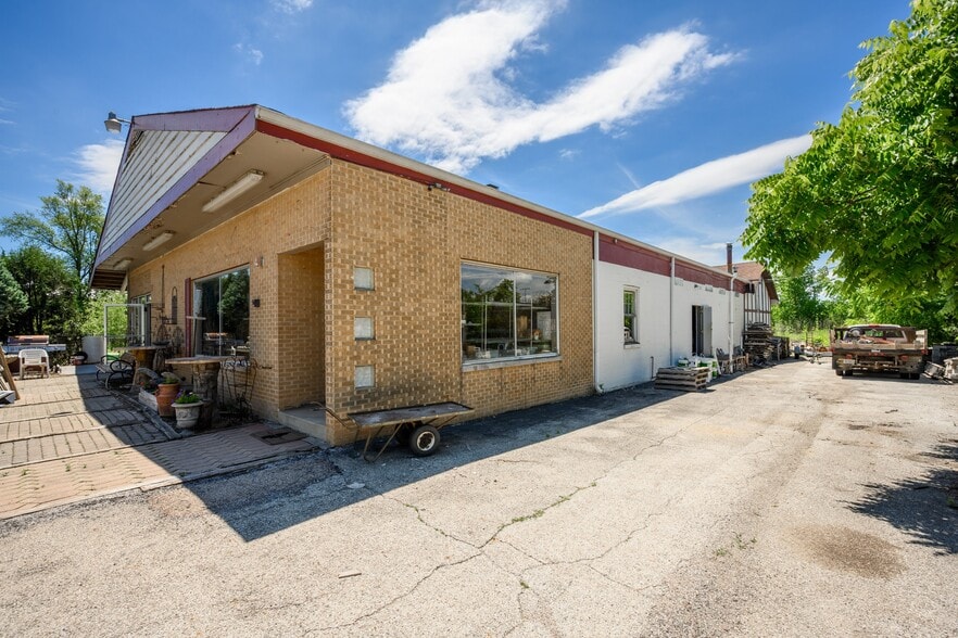 More Photos Of 101 E Main St, Lake Zurich Garden Center For Sale