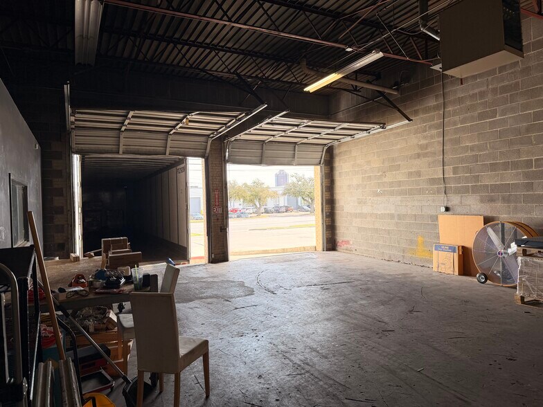 More Photos Of 2611 Irving Blvd, Dallas Distribution For Sale