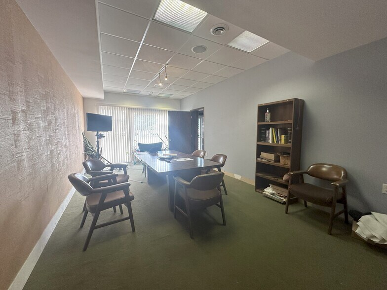 More Photos Of 2322-2324 O St, Lincoln Storefront For Sale