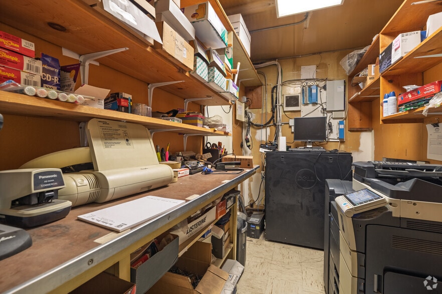 More Photos Of 141 S Maple Ave, South San Francisco Warehouse For Sale