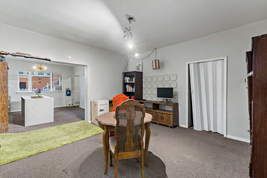 More Photos Of 848 Duss Ave, Ambridge Storefront Retail Residential For Sale