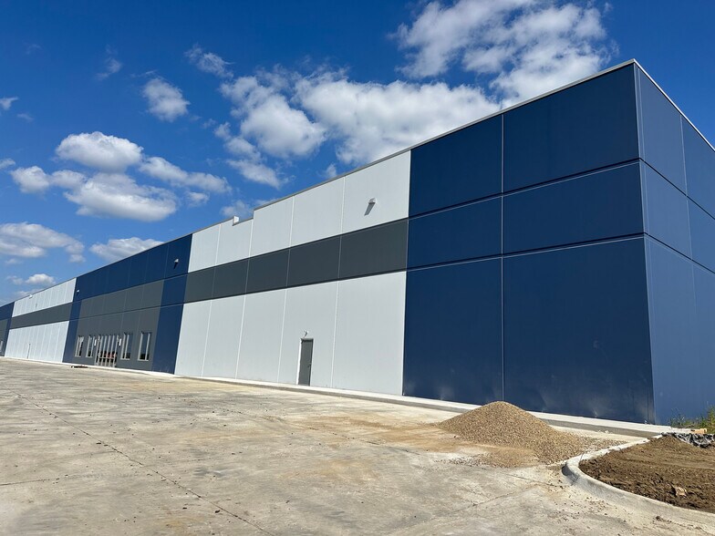 More Photos Of 3460 Marnie Ave, Waterloo Manufacturing For Lease