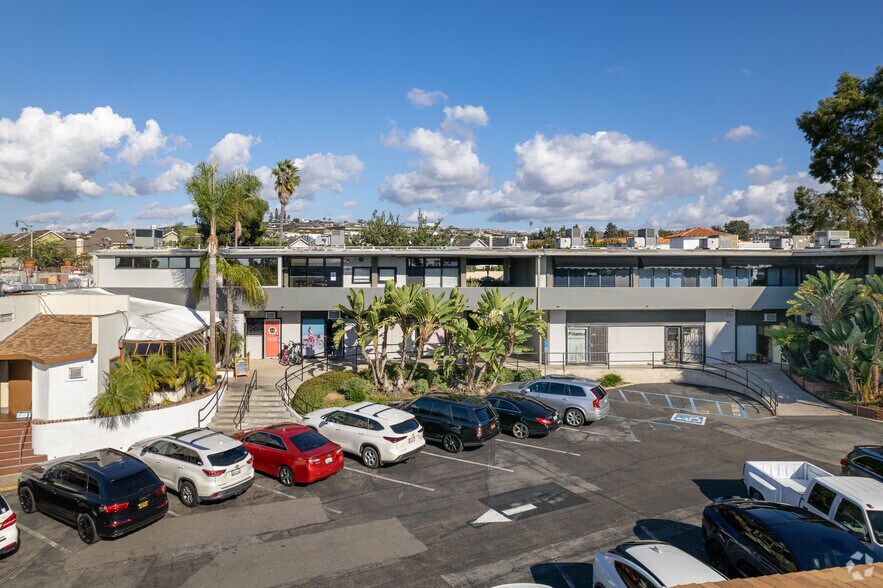 More Photos Of 2515 E Coast Hwy, Corona Del Mar Storefront Retail Office For Lease
