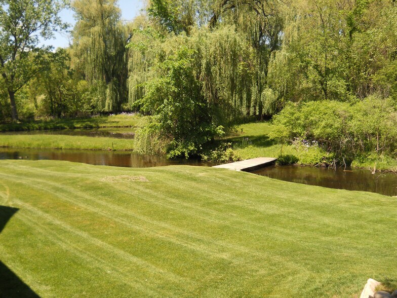 More Photos Of 440 W Centre Ave, Portage Office For Lease