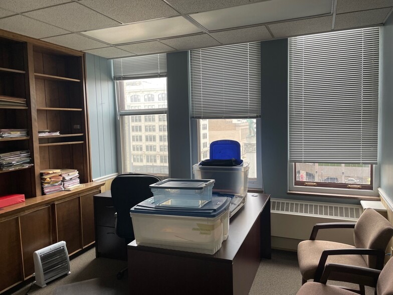 More Photos Of 216 W Washington St, South Bend Office For Lease