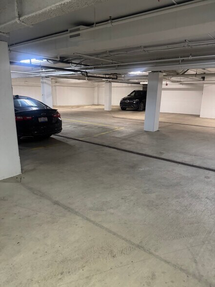 More Photos Of 822 Kumho Dr, Fairlawn Medical For Sale