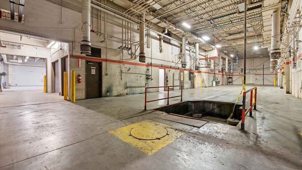 More Photos Of 22 N 1st St, Newark Light Distribution For Lease