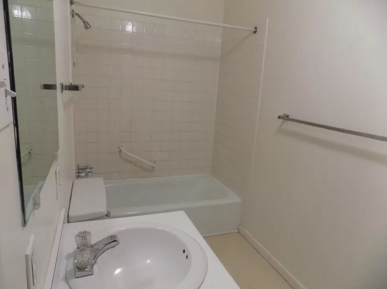 More Photos Of 210 5th Ave, Elizabeth Apartments For Sale