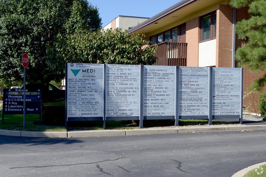 More Photos Of 1524 Atwood Ave, Johnston Medical For Lease