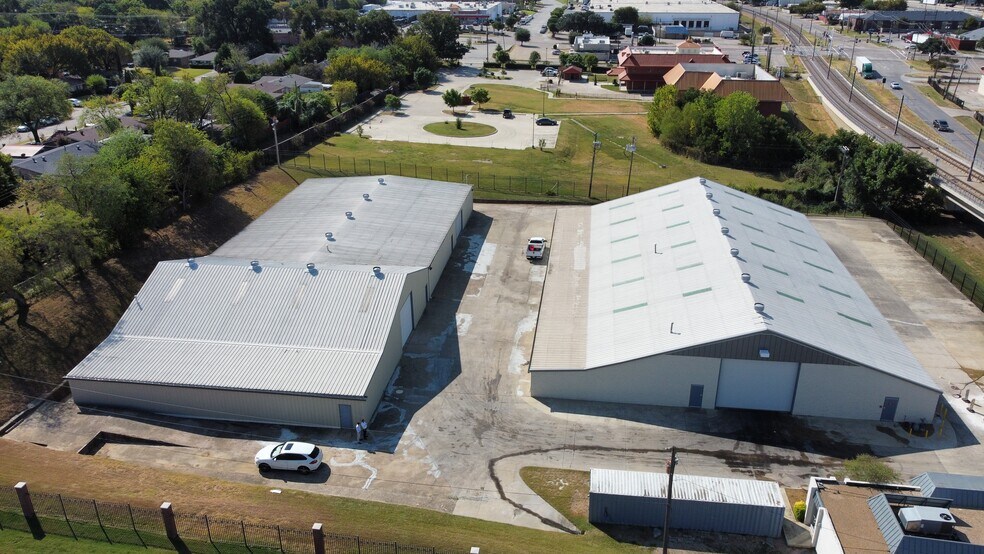 Primary Photo Of 1729 S Broadway St, Carrollton Manufacturing For Sale