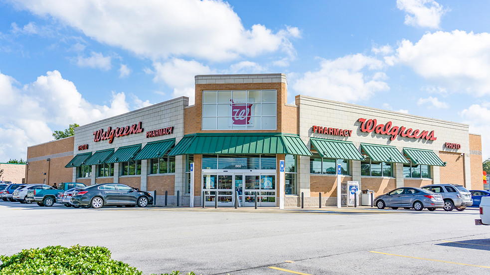 Primary Photo Of 668 Main St, Thomson Drugstore For Sale