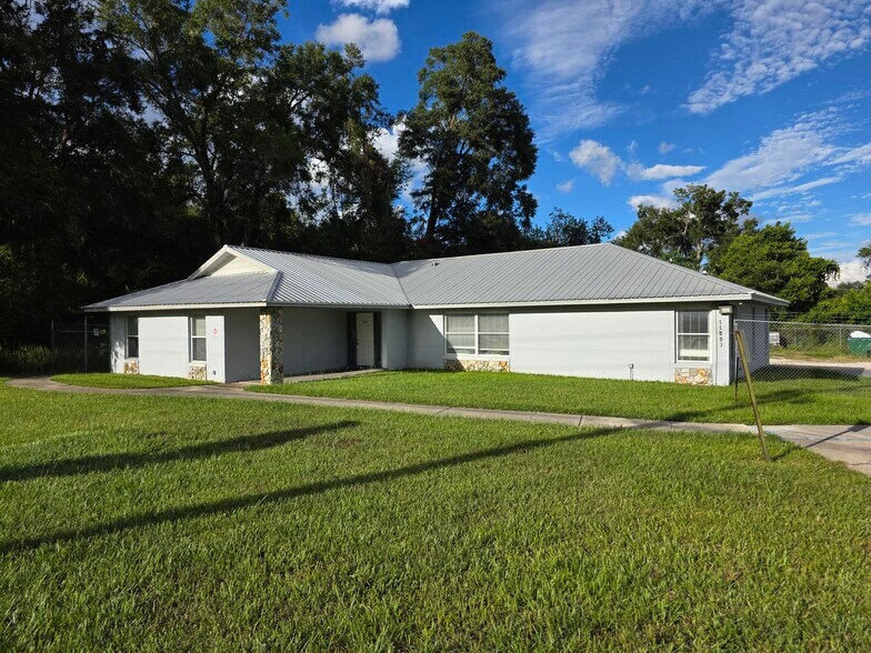 Primary Photo Of 11997 S US Highway 441, Belleview Auto Dealership For Sale