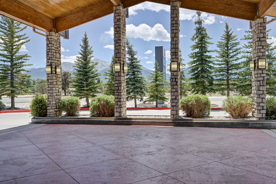 Primary Photo Of 733 US Highway 24 N, Buena Vista Hotel For Sale