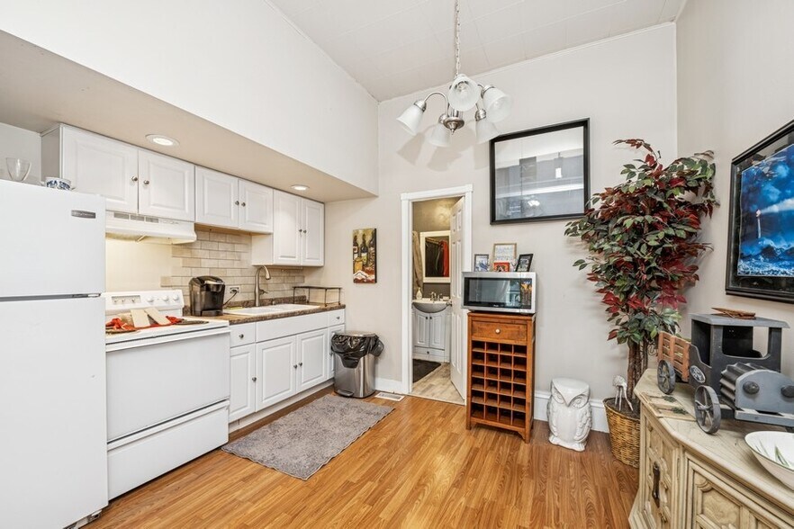 More Photos Of 1128 Wisconsin St, Lake Geneva Multifamily For Sale