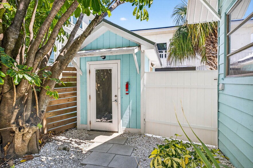 More Photos Of 26 Cambria St, Clearwater Beach Specialty For Sale