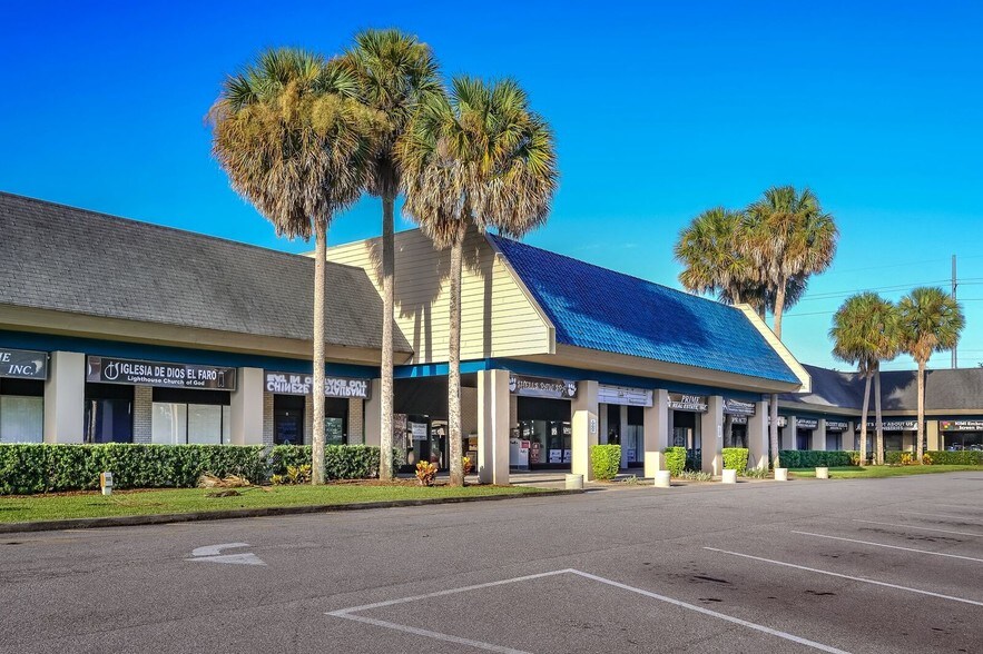 More Photos Of 840 Deltona Blvd, Deltona Unknown For Lease