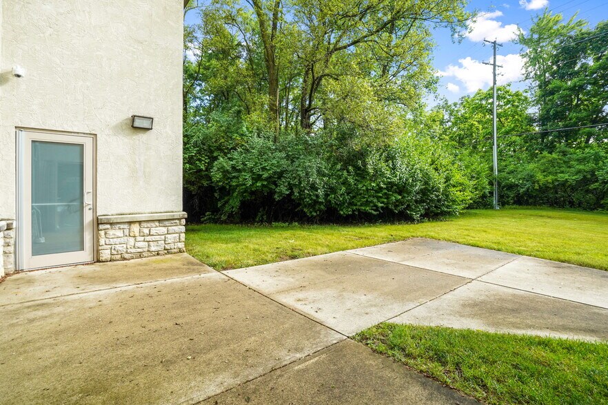 More Photos Of 5156 Blazer Pky, Dublin Medical For Lease