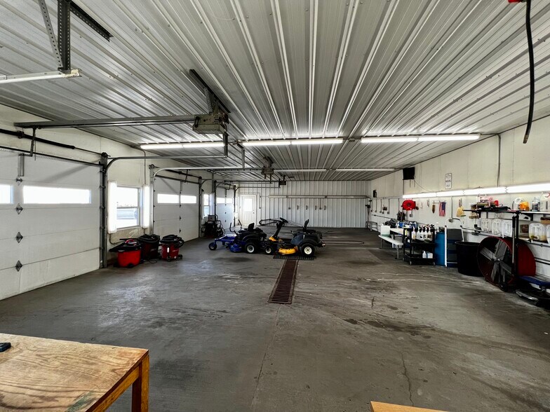 More Photos Of 1719 E Jackson St, Macomb Auto Dealership For Sale