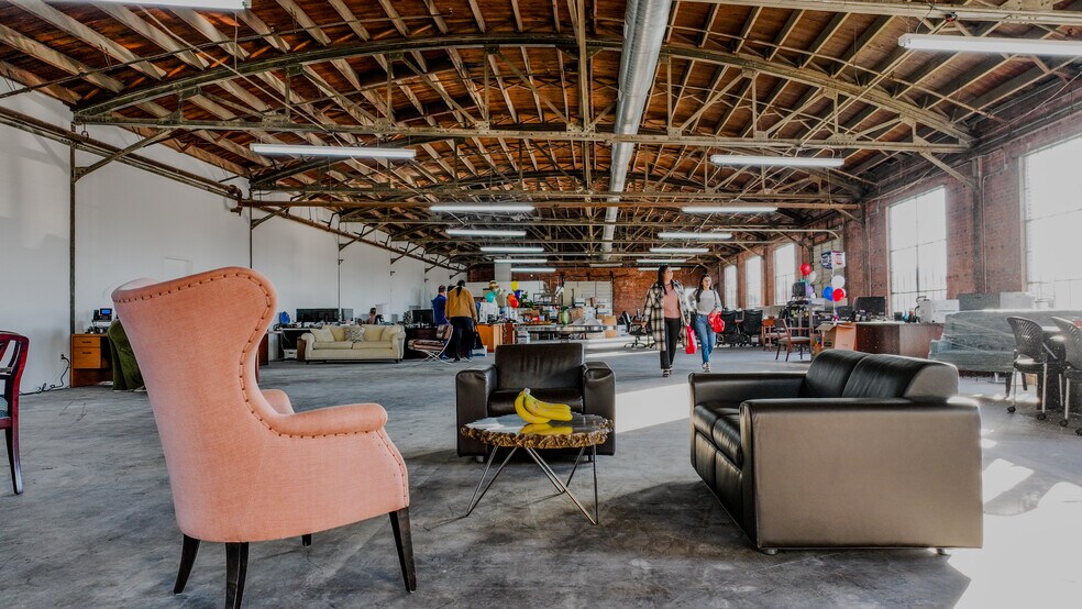 More Photos Of 10 N Milby St, Houston Warehouse For Sale