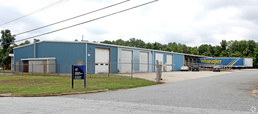 Primary Photo Of 150 Blue Bell Rd, Greensboro Truck Terminal For Lease