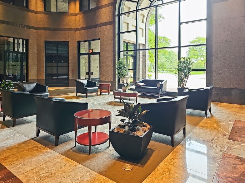 More Photos Of 2150 E Lake Cook Rd, Buffalo Grove Coworking Space