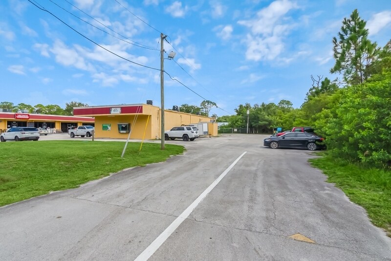 More Photos Of 5180-5186 Turnpike Feeder Rd, Fort Pierce General Retail For Sale