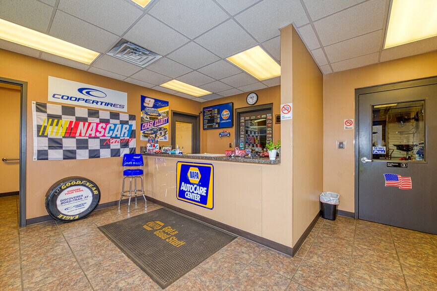 More Photos Of 5071 OH-43 Rd, Kent Auto Repair For Sale