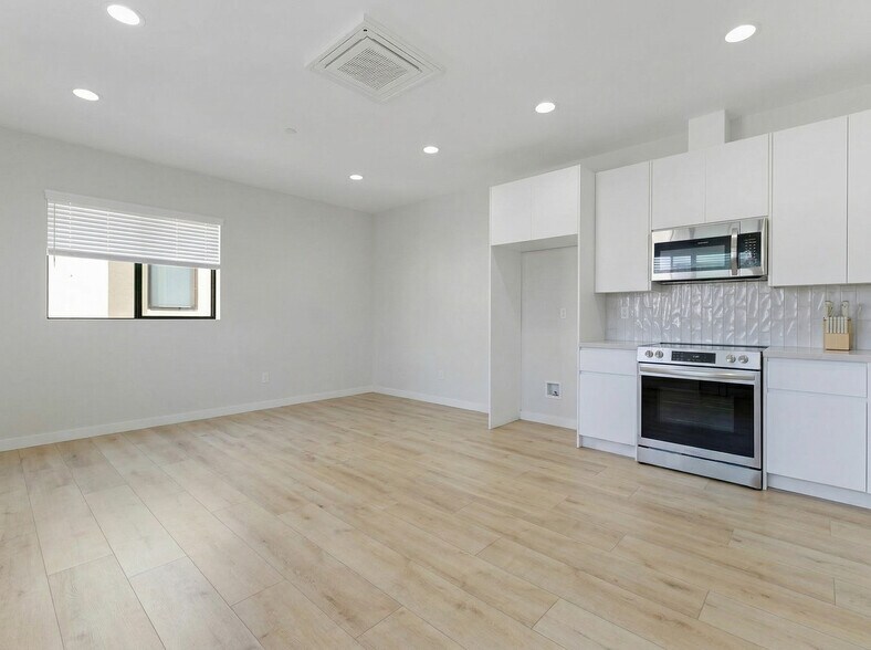 More Photos Of 5075 Pickford St, Los Angeles Apartments For Sale