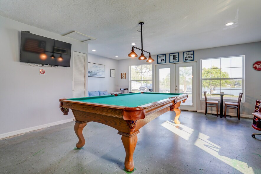 More Photos Of 2060 US Highway 27 N, Avon Park Hotel For Sale