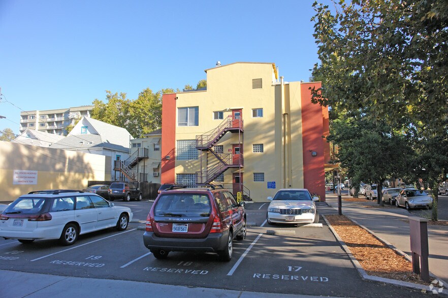 More Photos Of 2530 J St, Sacramento Office For Lease