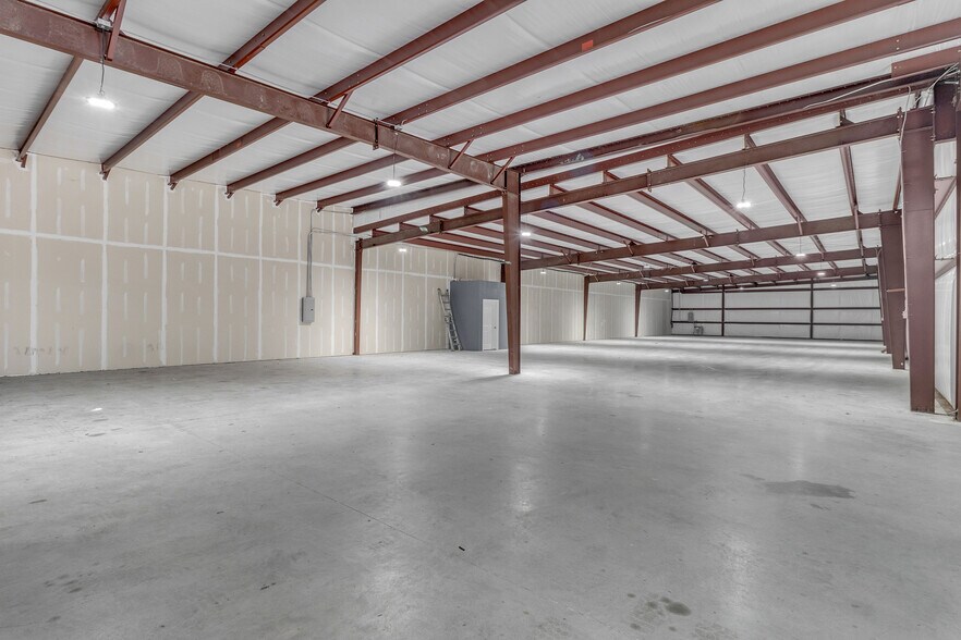 More Photos Of 11930 Bammel North Houston Rd, Houston Warehouse For Lease