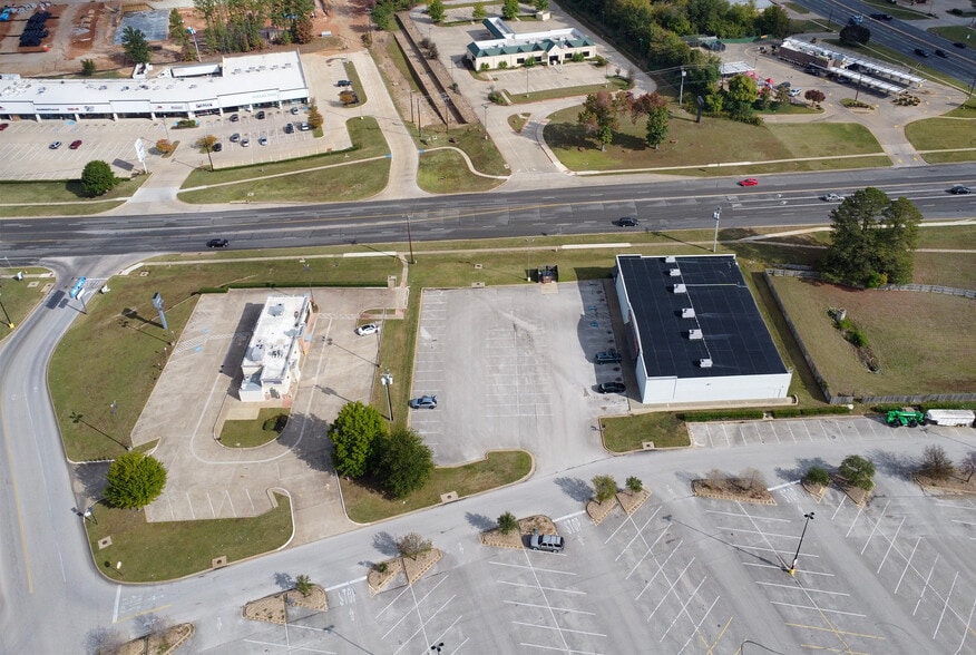 More Photos Of 3810 State Highway 64 W, Tyler Freestanding For Sale