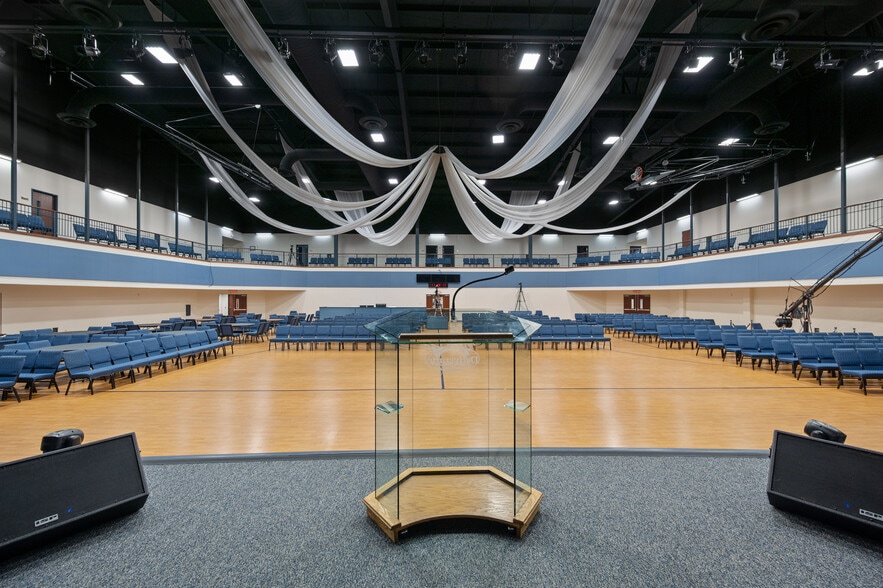 More Photos Of 690 Northland Blvd, Cincinnati Specialty For Sale