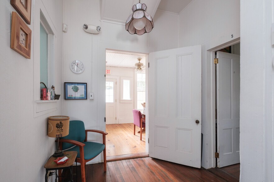 More Photos Of 307 State Road 26, Melrose Restaurant For Sale