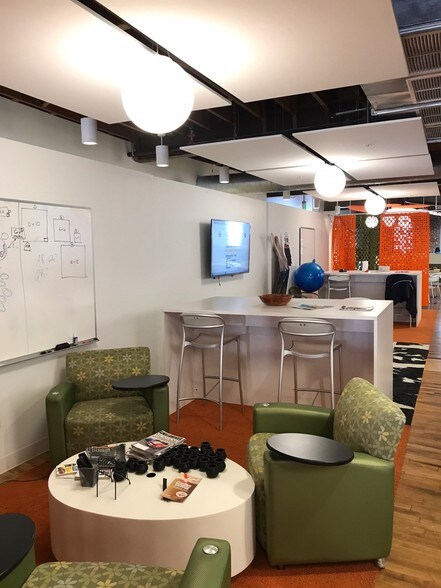 More Photos Of 1525 Hendry St, Fort Myers General Retail For Sale