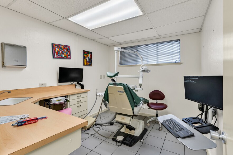 More Photos Of 7930 MacArthur Blvd, Oakland Medical For Sale