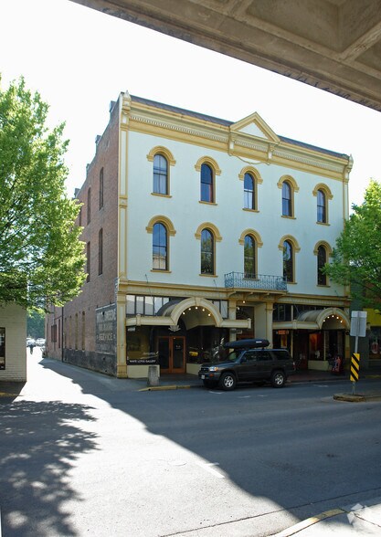 More Photos Of 767 Willamette St, Eugene Storefront Retail Office For Lease