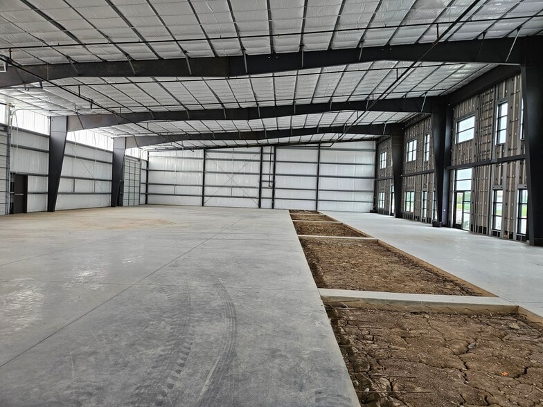 More Photos Of 4552 FM 2351 Rd, Friendswood Warehouse For Sale