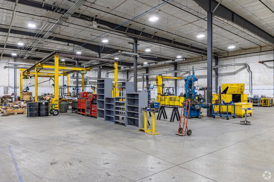 More Photos Of 1105 Benjamin Ave, Hutchinson Manufacturing For Sale