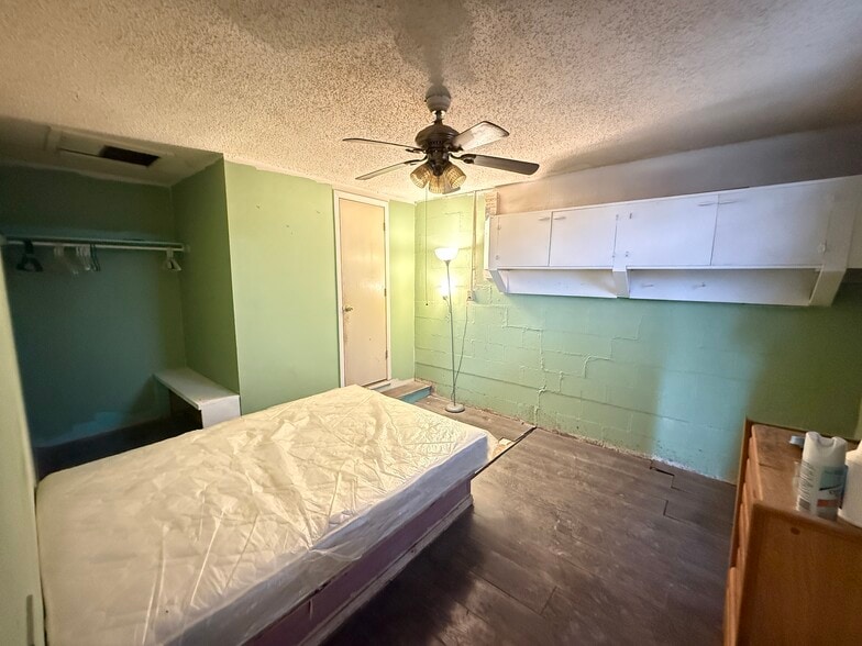 More Photos Of 25377 Welling rd, Welling Apartments For Sale