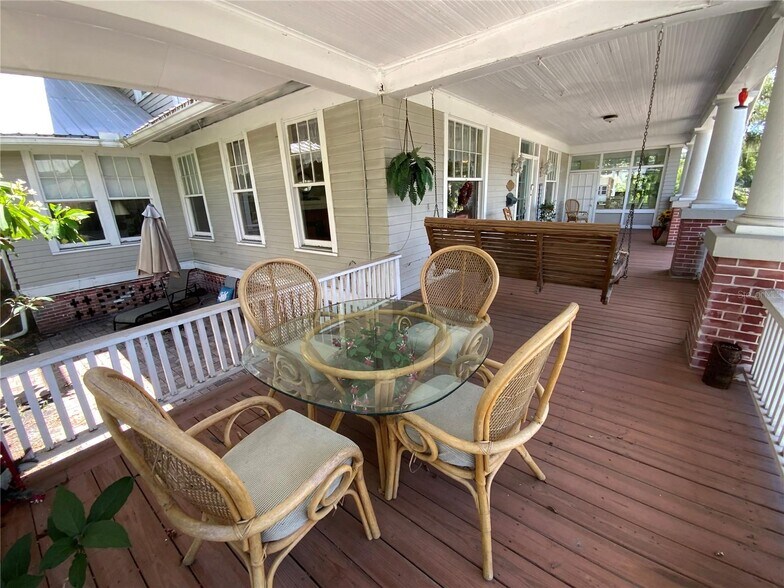 More Photos Of 606 E Oak St, Arcadia Hospitality For Sale