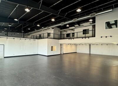 More Photos Of 15102 Interstate 45, Conroe Showroom For Sale