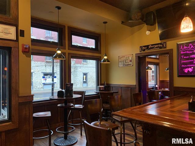 More Photos Of 2108 E 11th St, Davenport Restaurant For Sale