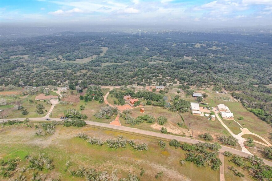 More Photos Of 700 Ledgerock Rd, Wimberley Specialty For Sale